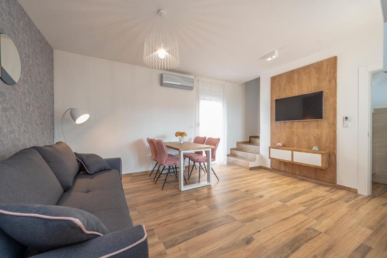 Luxury Apartments - La Vir 5& 6 ภายนอก รูปภาพ