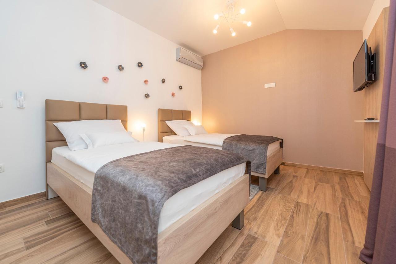 Luxury Apartments - La Vir 5& 6 ภายนอก รูปภาพ