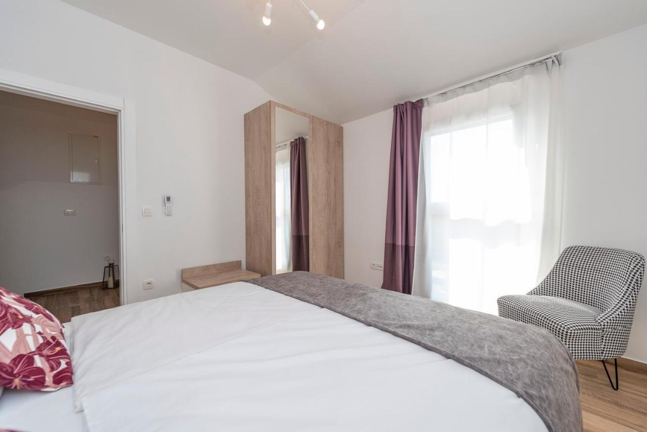 Luxury Apartments - La Vir 5& 6 ภายนอก รูปภาพ